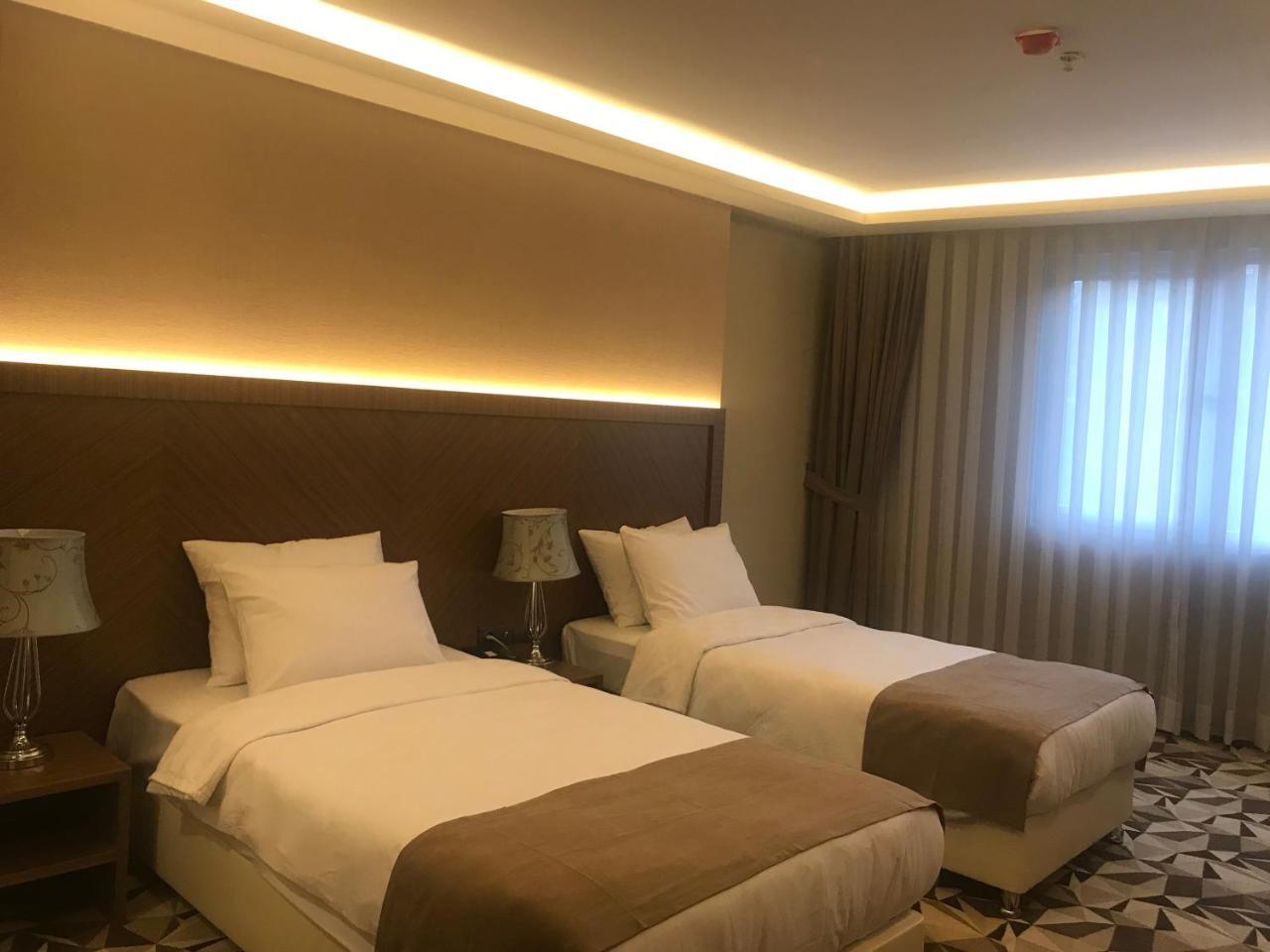 Taksim Time Hotel Istanboel Buitenkant foto