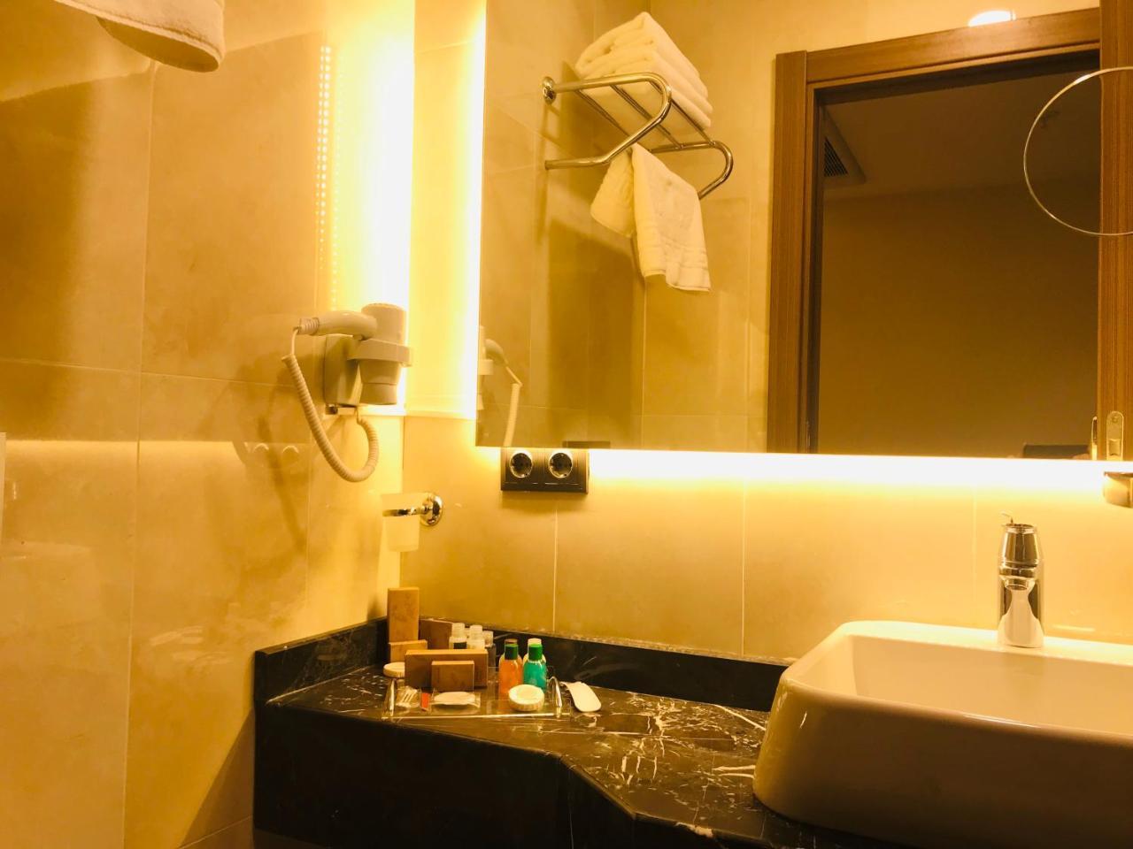 Taksim Time Hotel Istanboel Buitenkant foto